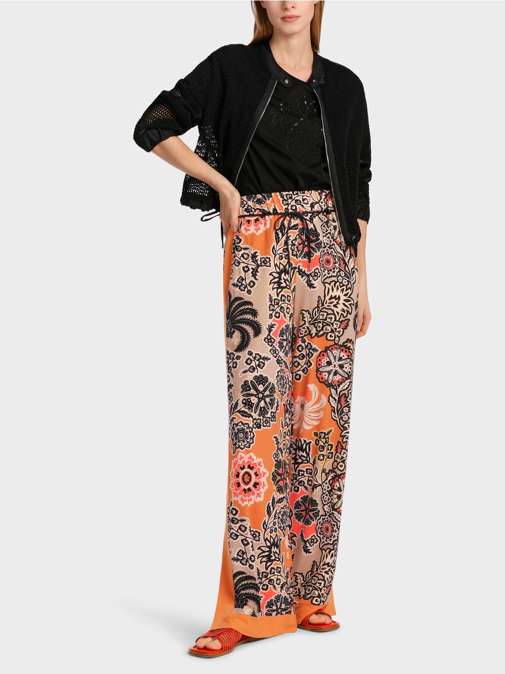 Marc Cain Model WEDI - Palazzo pants with braid