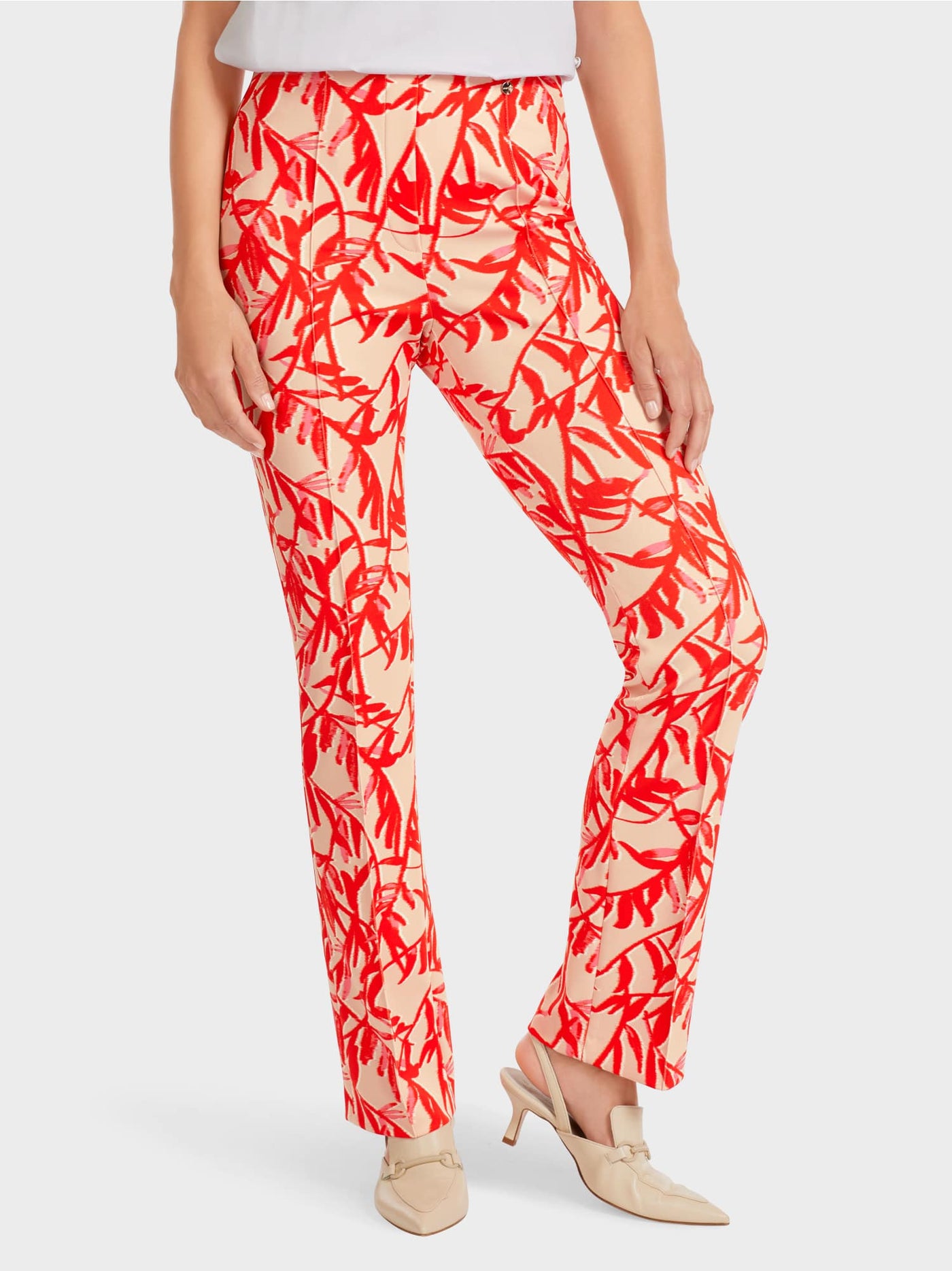Pants in a floral print